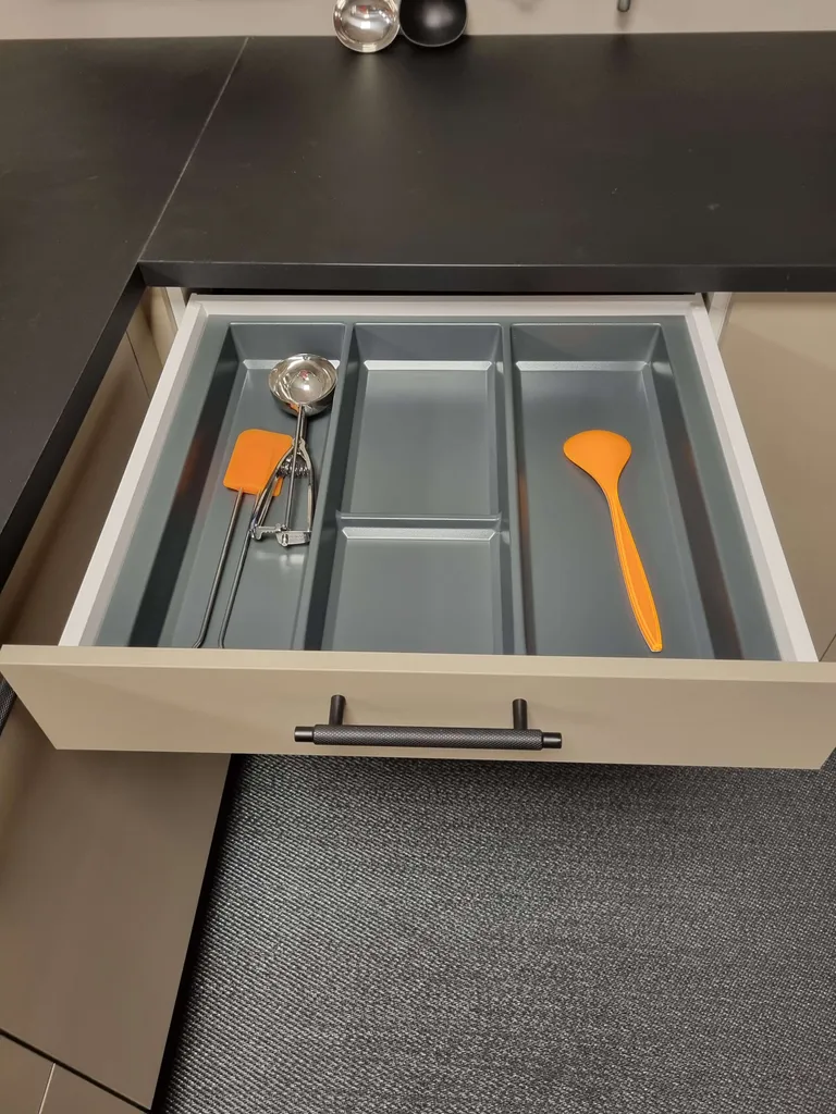 Redskapsinnlegg Grå