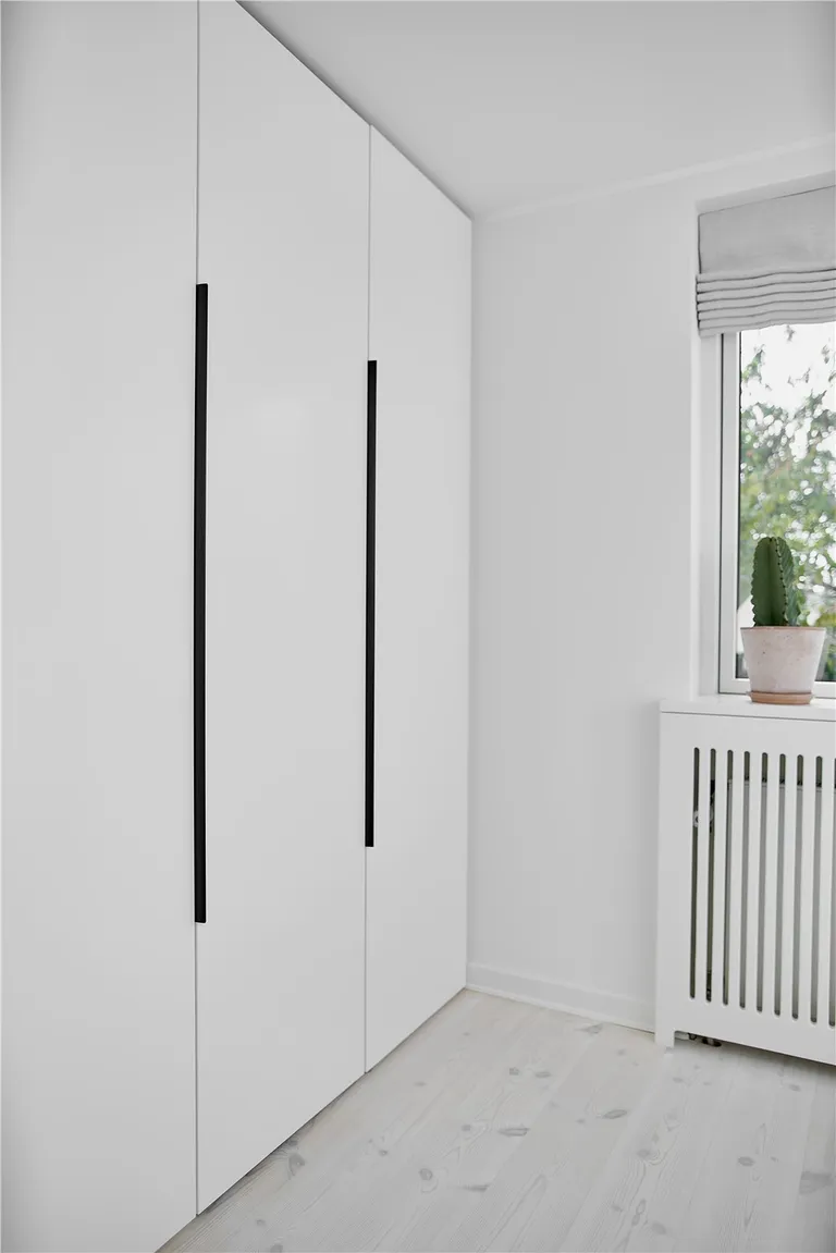 Håndtak 4197 Furnipart Edge Straight - Flere Farger  