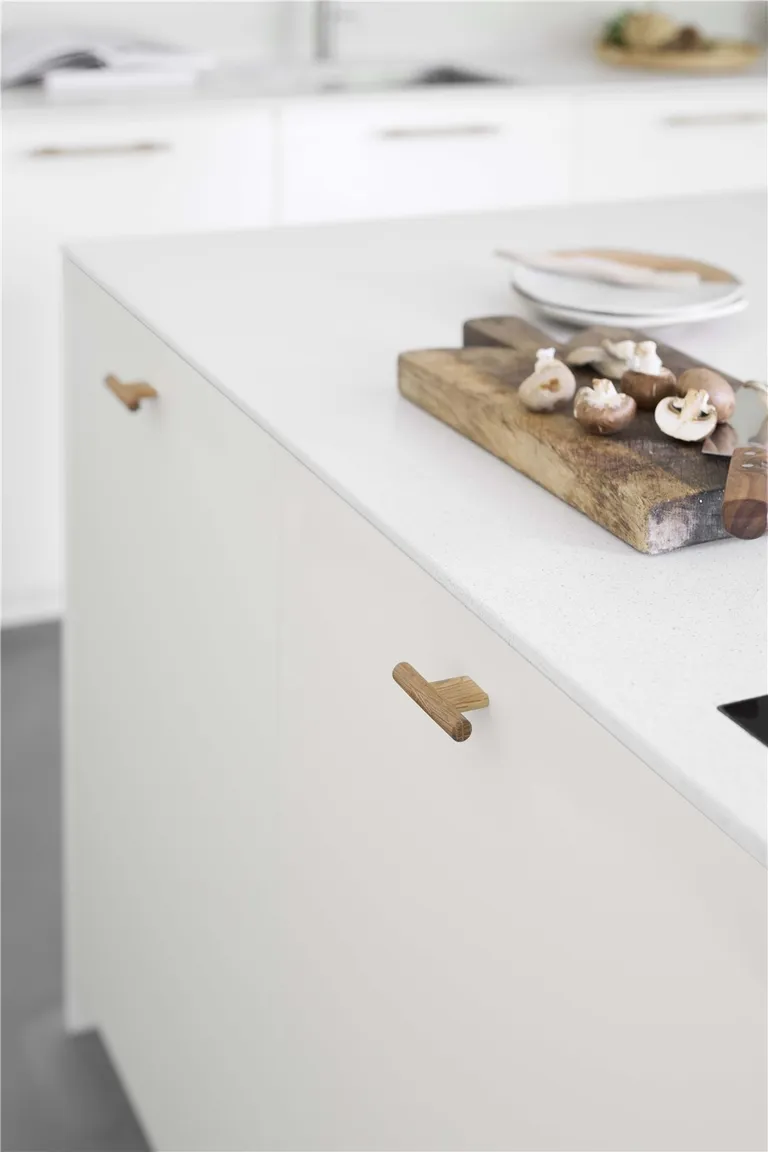 Knott 1032 Furnipart Join 16mm Lakkert Eik