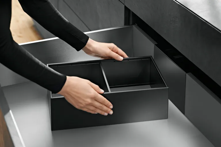 Magnetplate til Blum Ambia-Line Universalboks hvit