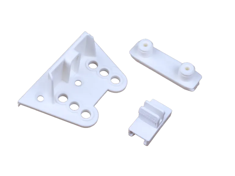 Blindfeltbeslag justerbart høyde/side tredelt hvit